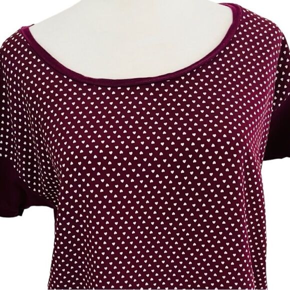 Ann Taylor plum purple /white heart short sleeved shirt size M. - Picture 2 of 6